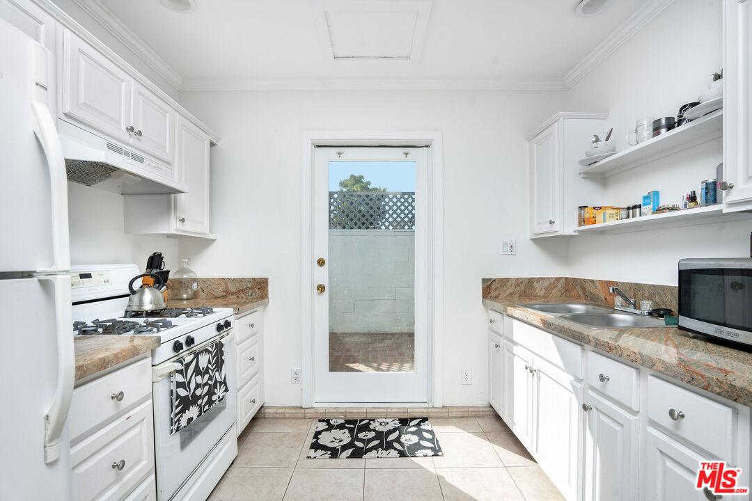 838 Commonwealth Ave