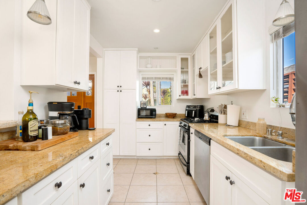 838 Commonwealth Ave