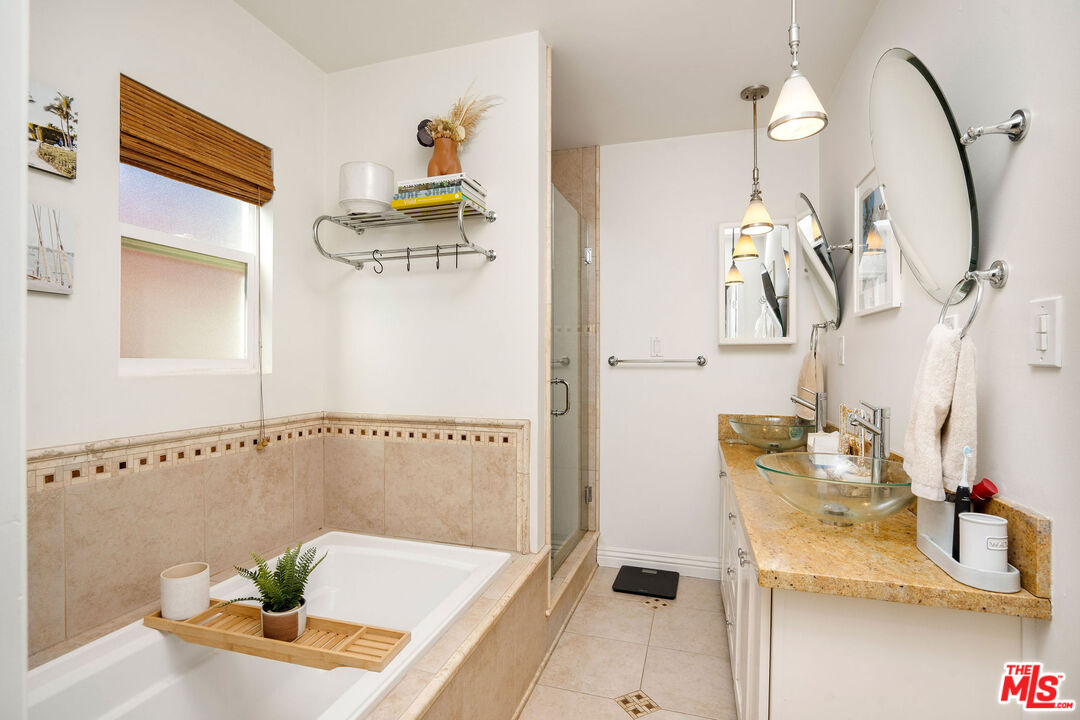 838 Commonwealth Ave