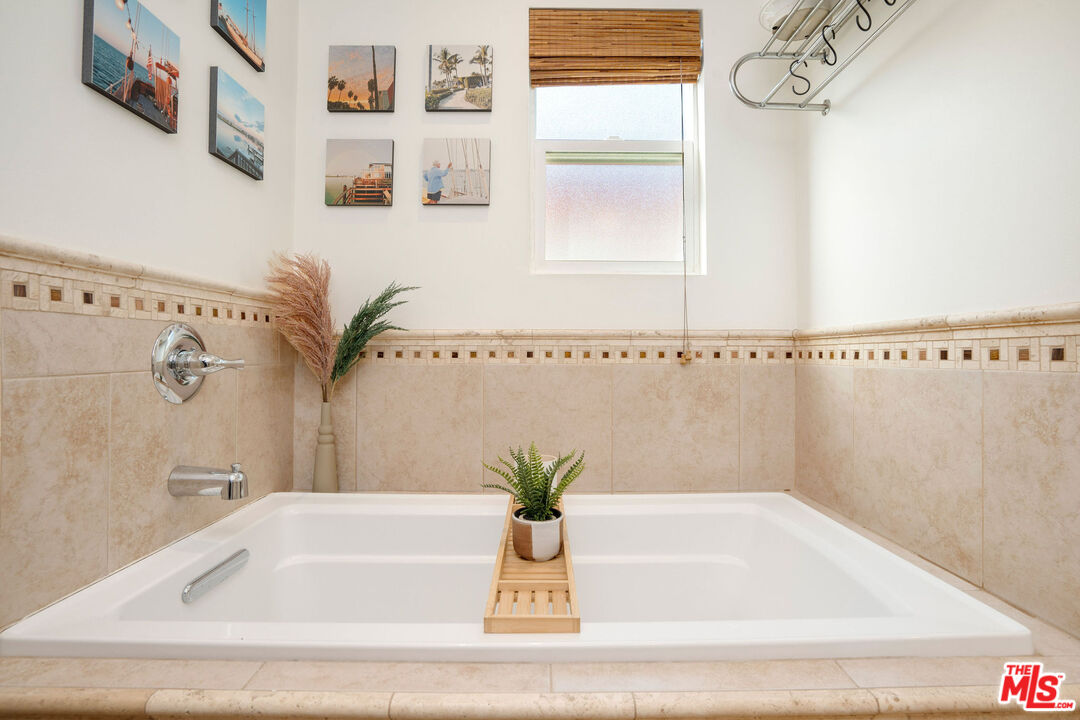 838 Commonwealth Ave