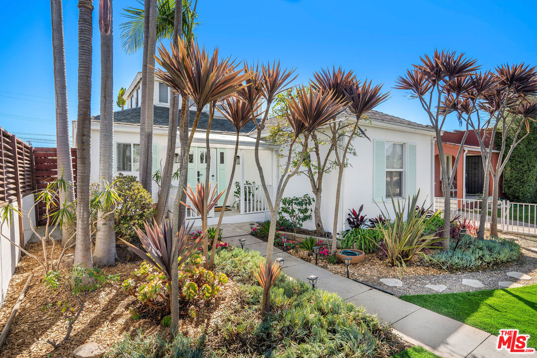 838 Commonwealth Ave