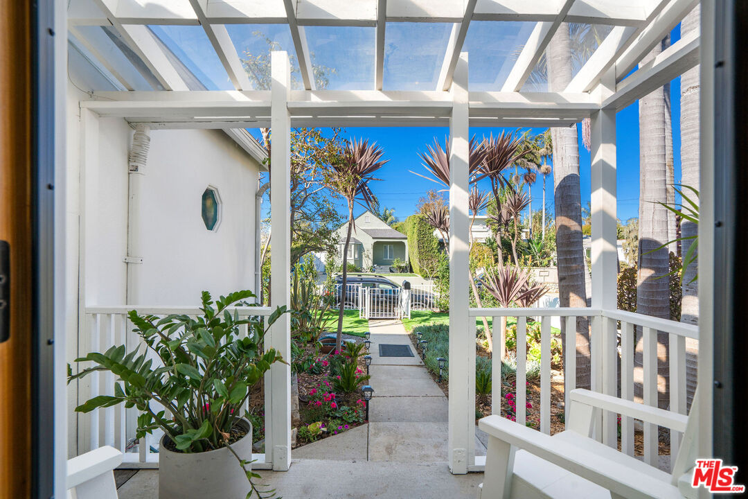 838 Commonwealth Ave