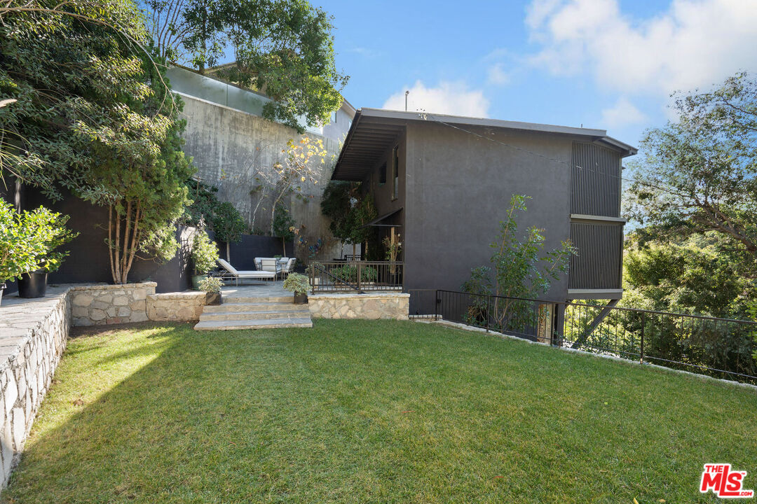 1782 Viewmont Dr