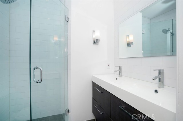 5349 Newcastle AVE Unit: 67