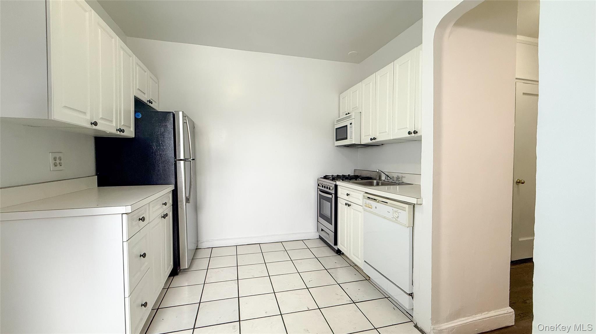 2190 Boston Road Unit: 3B