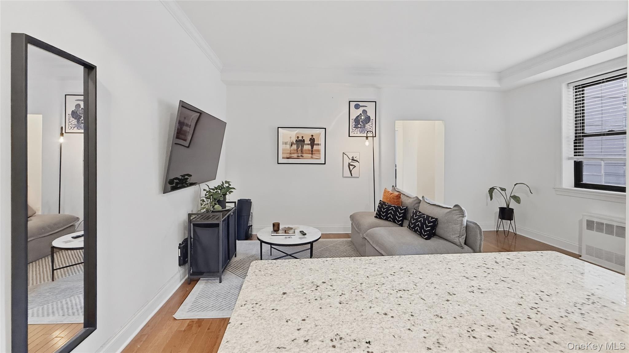 4489 Broadway Unit: 2D