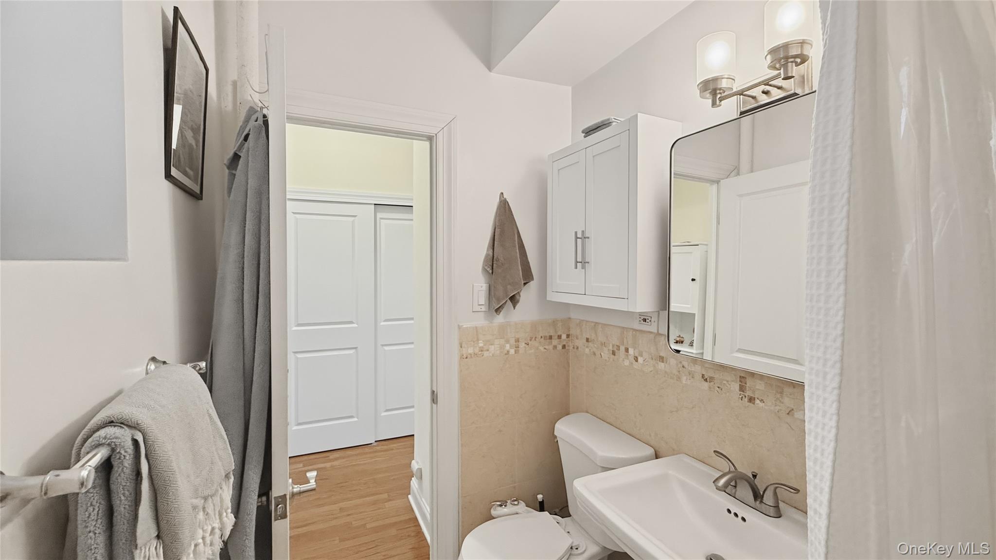 4489 Broadway Unit: 2D