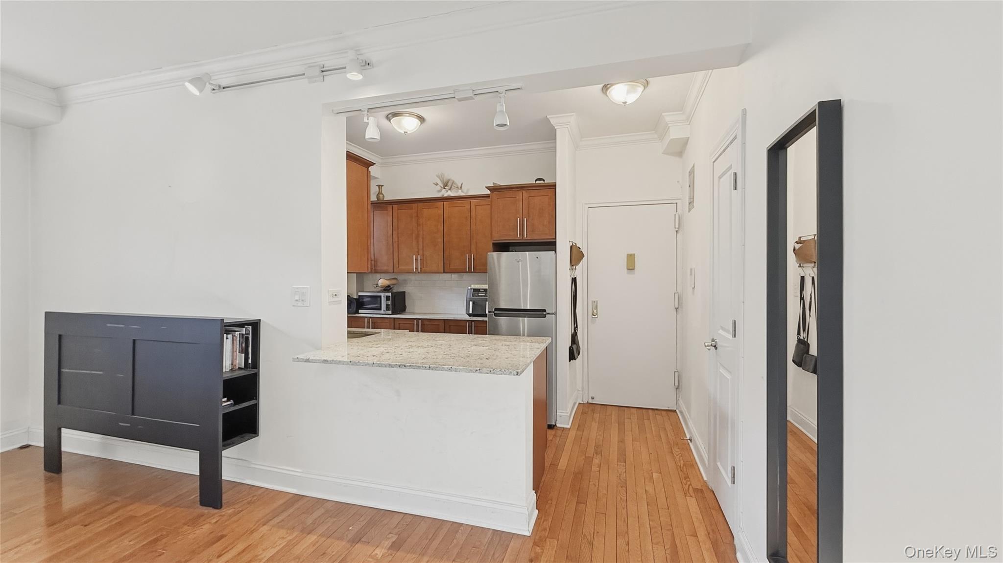 4489 Broadway Unit: 2D