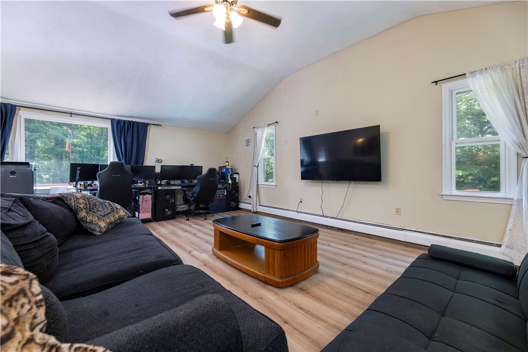 1060 Middle Road