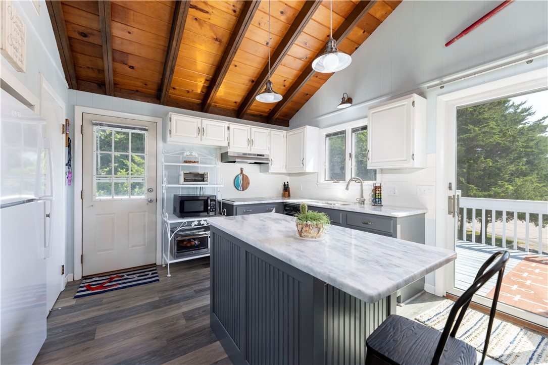 87 Montauk Avenue
