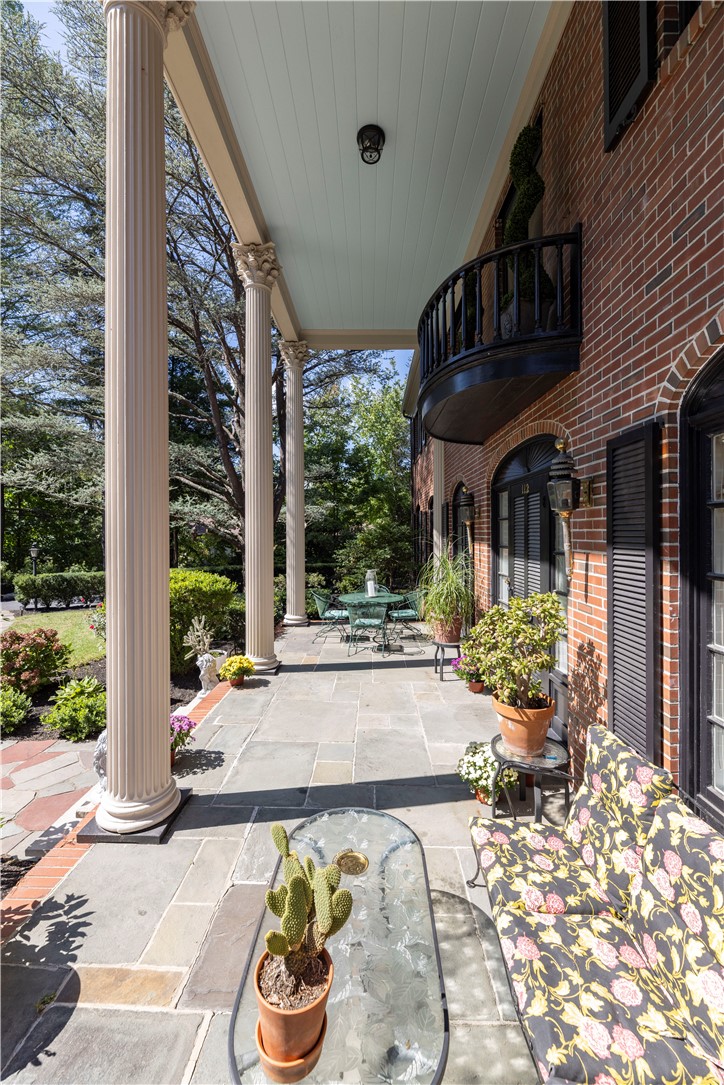 112 Tupelo Hill Drive