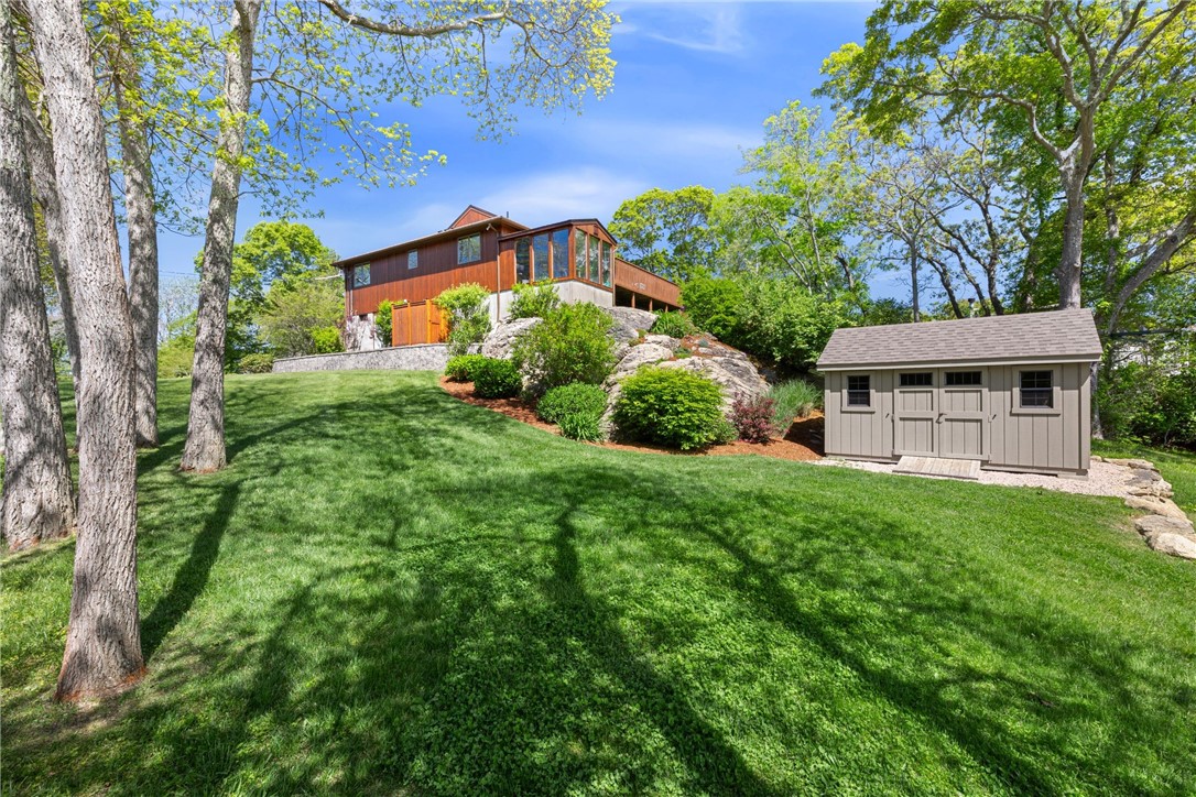 11 Cove Road