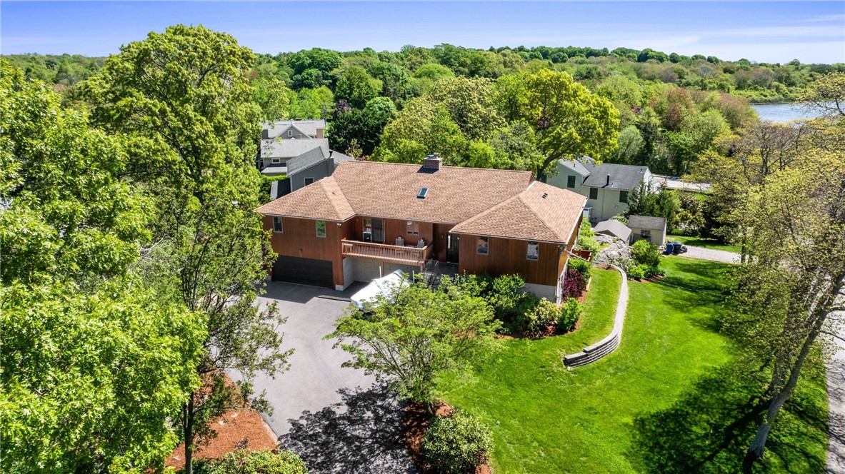 11 Cove Road
