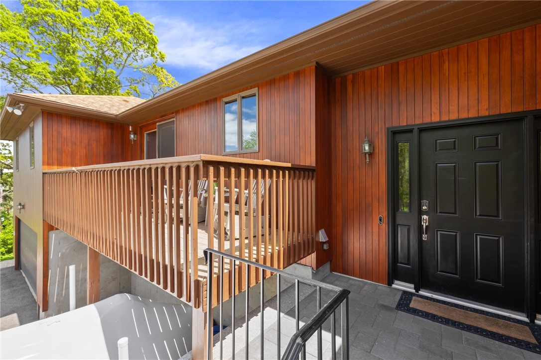 11 Cove Road