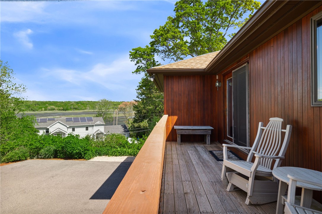 11 Cove Road