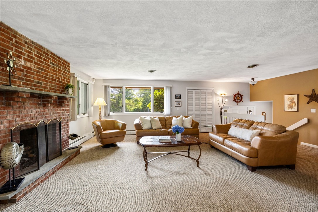 264 Boston Neck Road