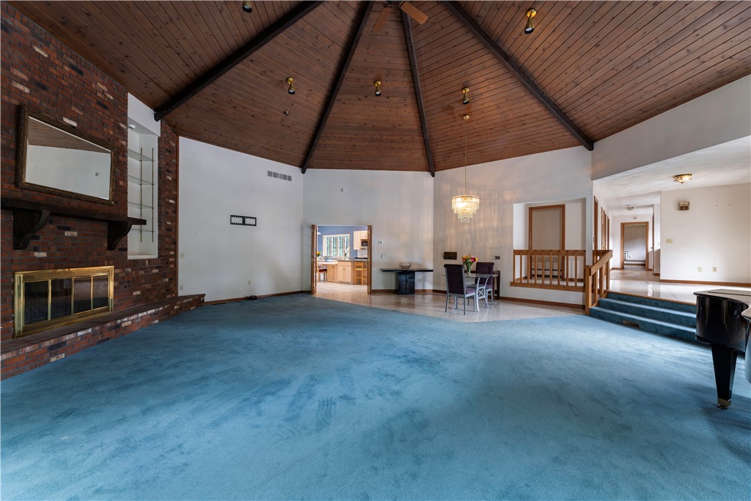 105 Gilbert Stuart Drive