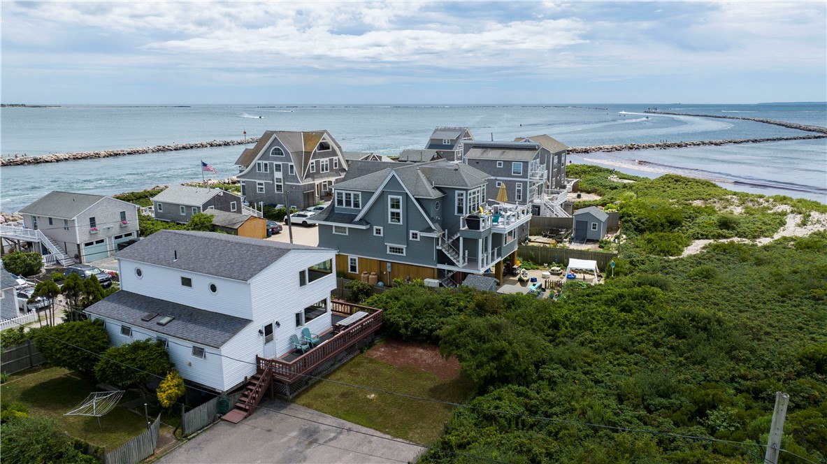 18 Beach Row