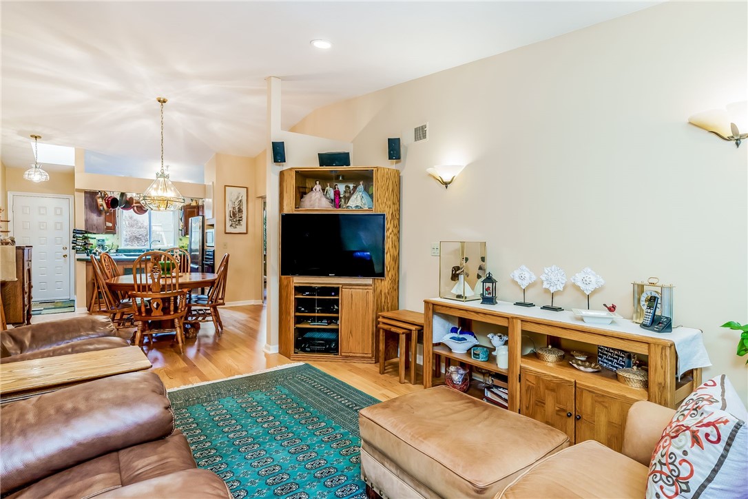 125 Smith Avenue 4C