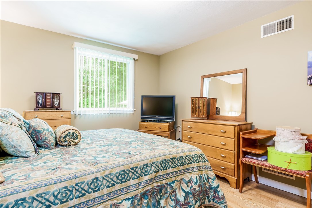 125 Smith Avenue 4C
