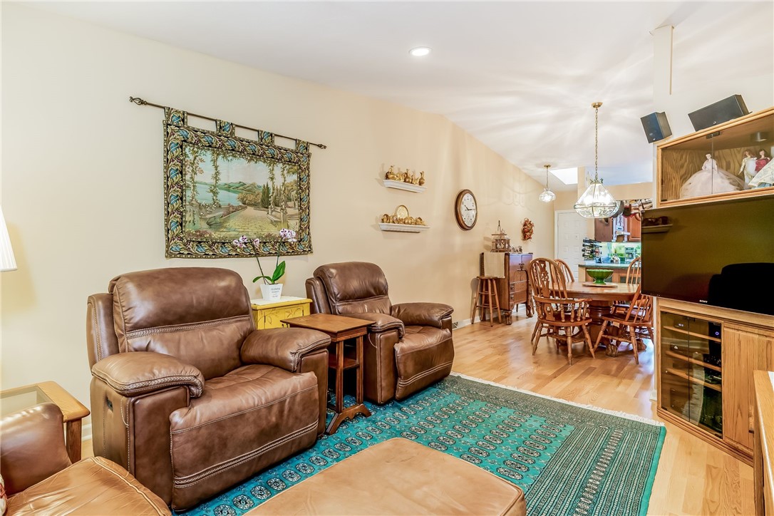 125 Smith Avenue 4C