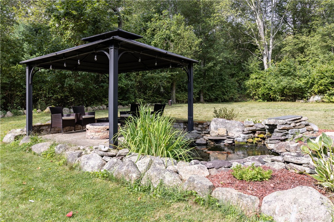 1081 Mooresfield Road