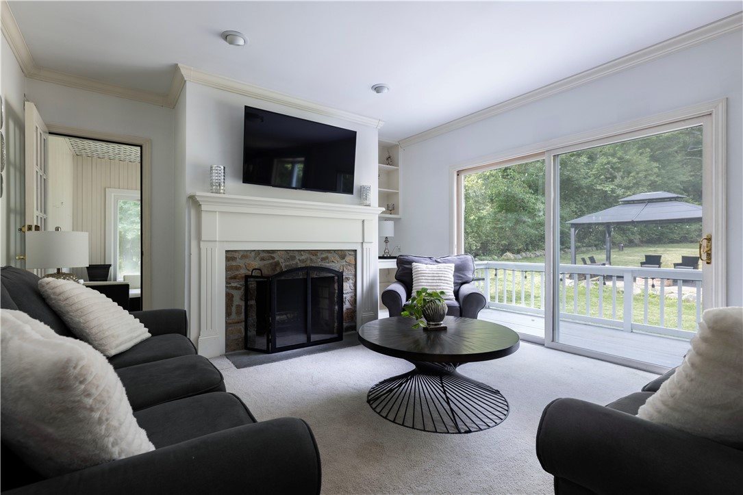 1081 Mooresfield Road