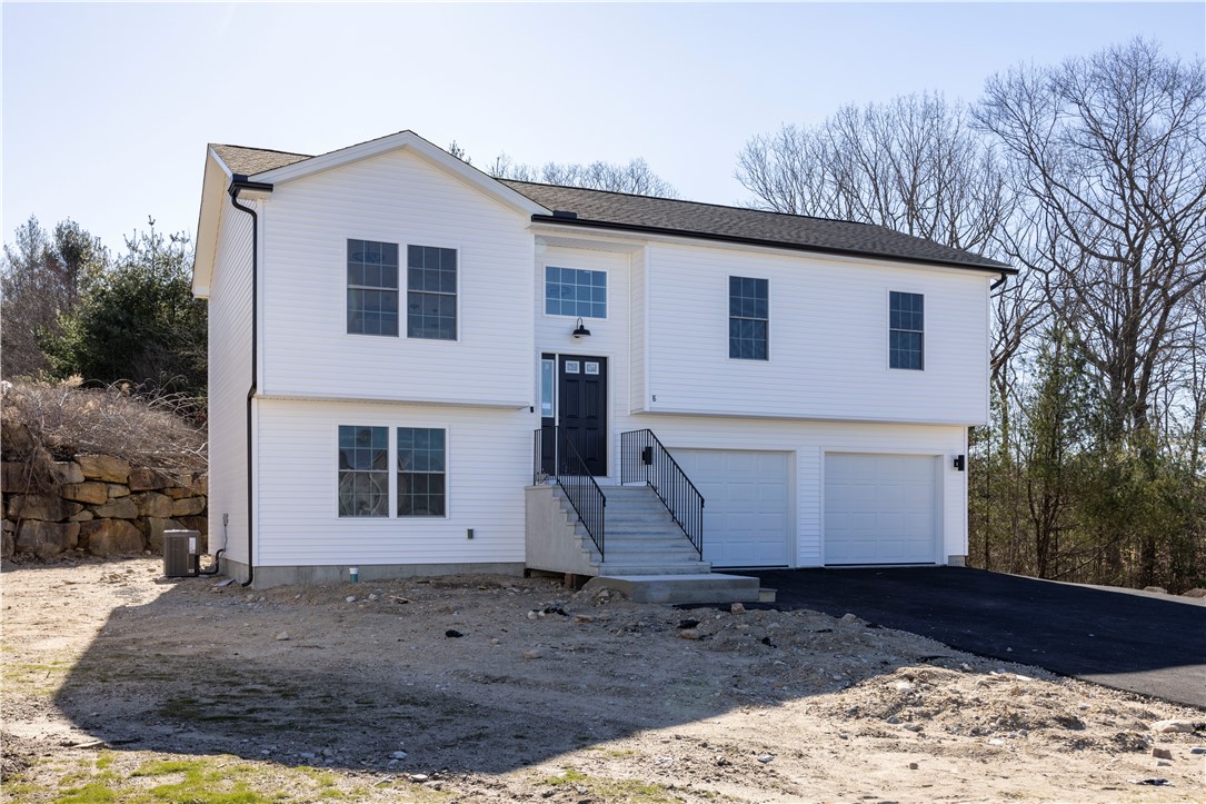 6 Johns Circle