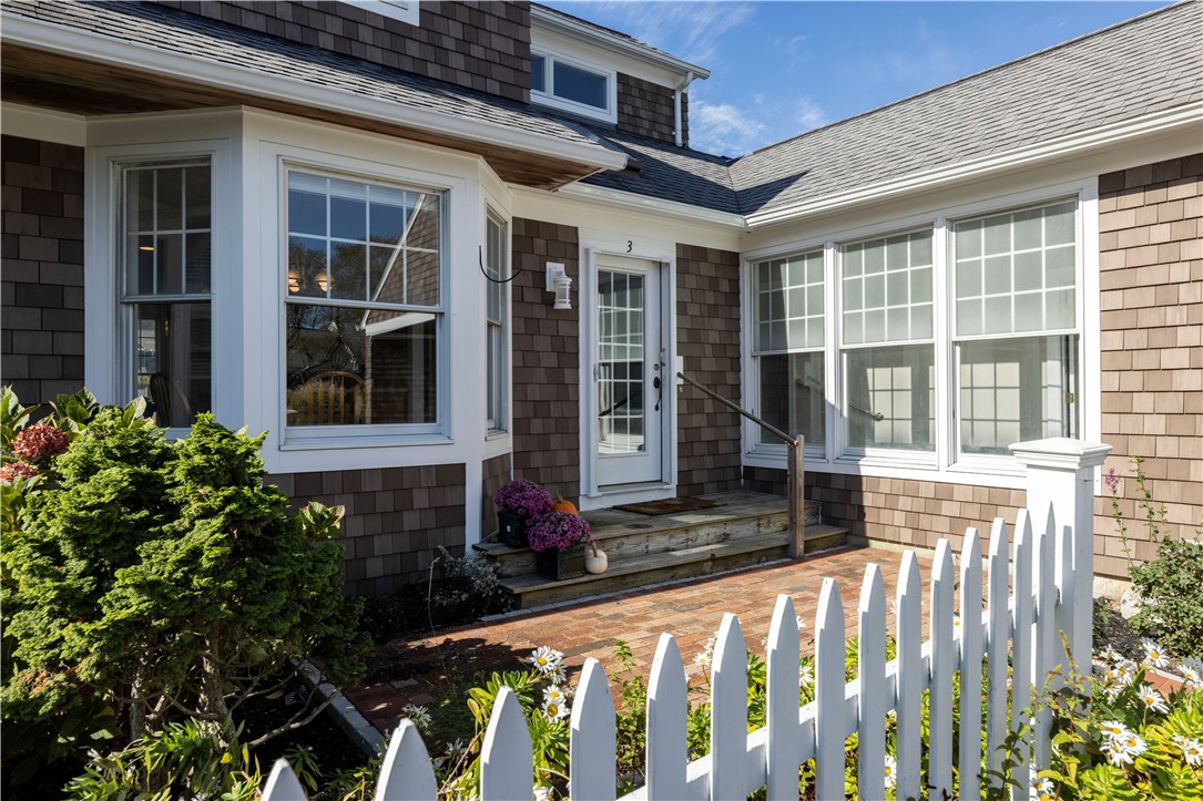 3 Fox Drive