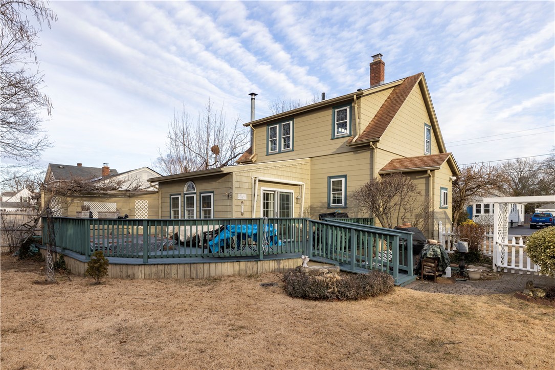 233 Palace Avenue