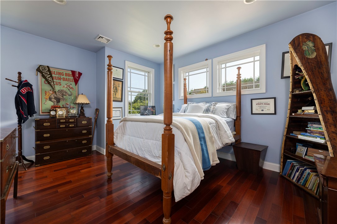 365 Boston Neck Road