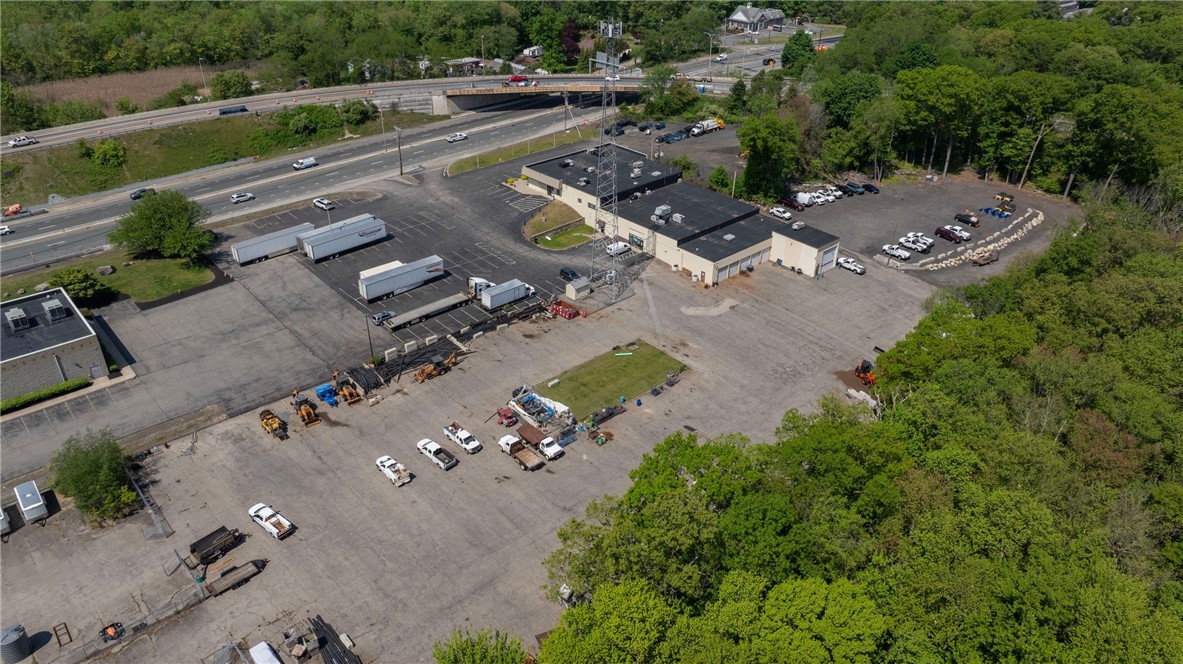 1320 Eddie Dowling Highway