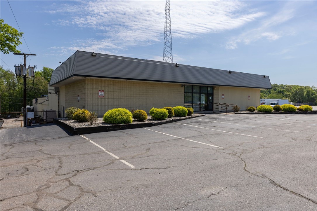 1320 Eddie Dowling Highway