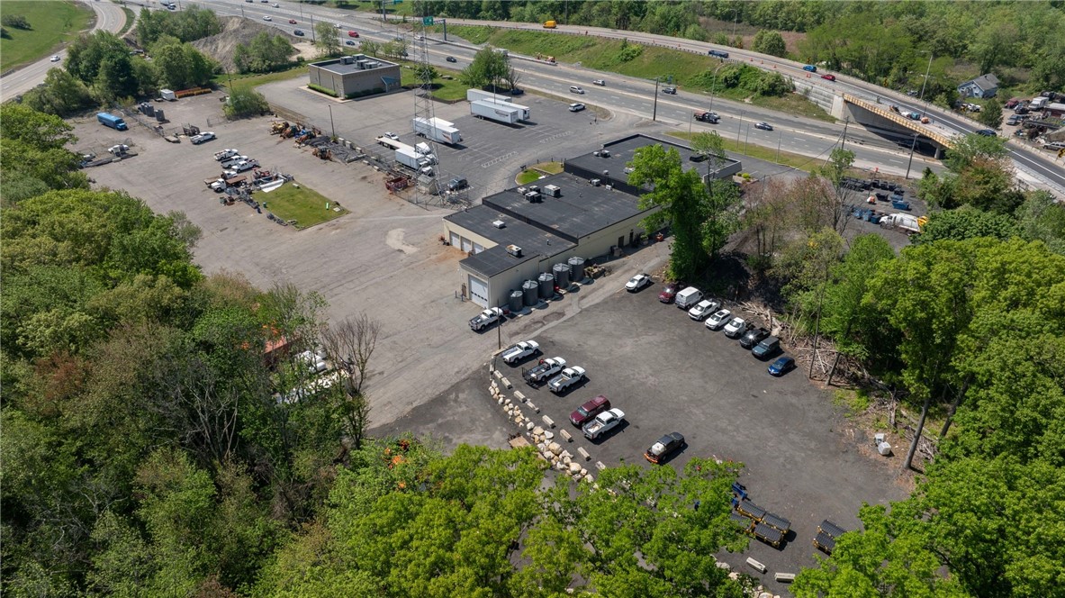 1320 Eddie Dowling Highway