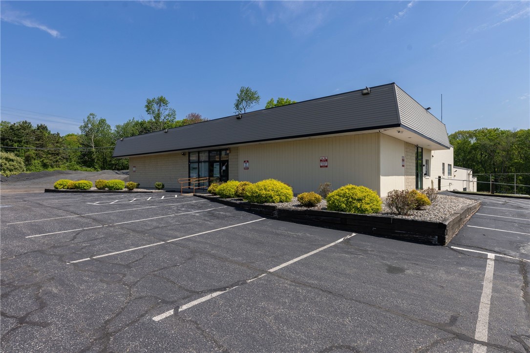 1320 Eddie Dowling Highway