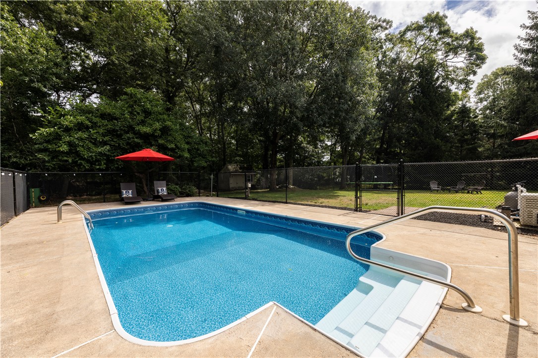 17 Watch Hill Way