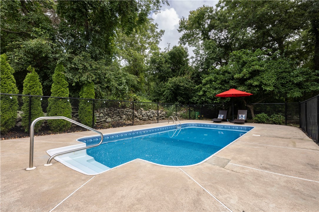 17 Watch Hill Way