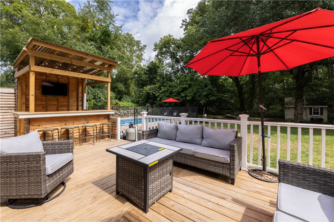 17 Watch Hill Way