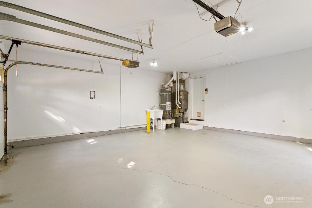 3744 Golden Eagle SE