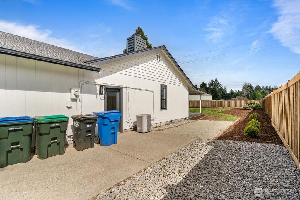 3744 Golden Eagle SE