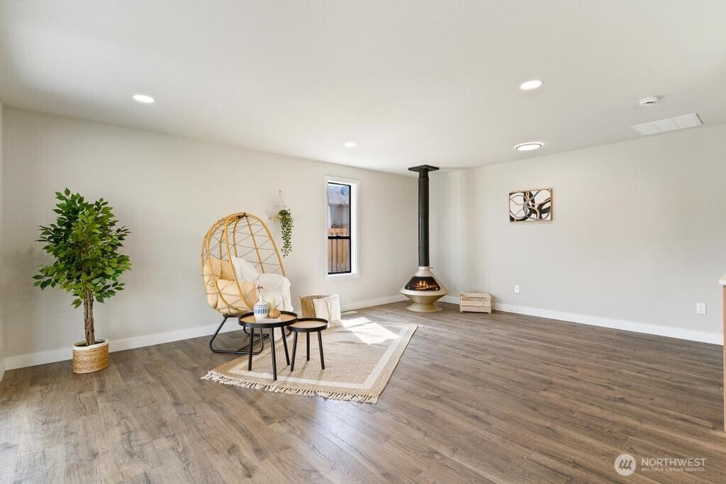 3744 Golden Eagle SE