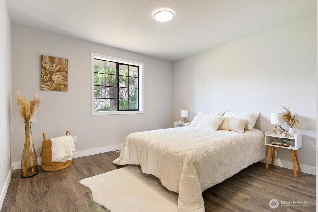 3744 Golden Eagle SE