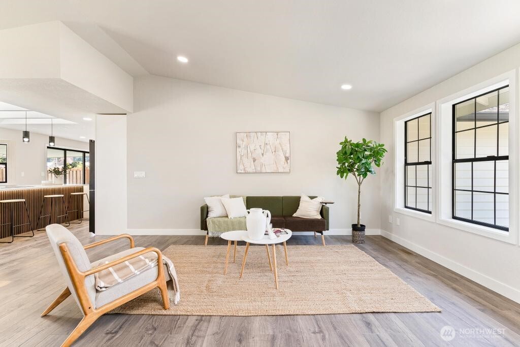 3744 Golden Eagle SE