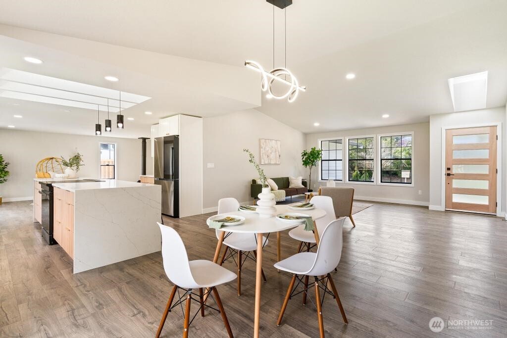 3744 Golden Eagle SE