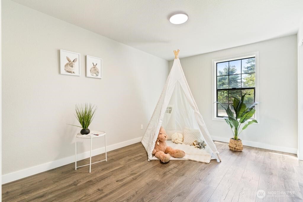 3744 Golden Eagle SE