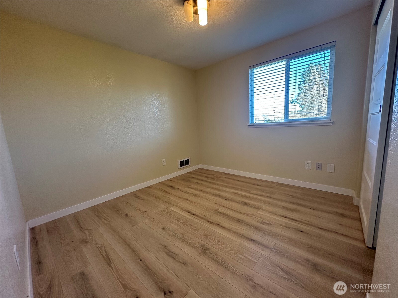 638 Bavarian Lane SE