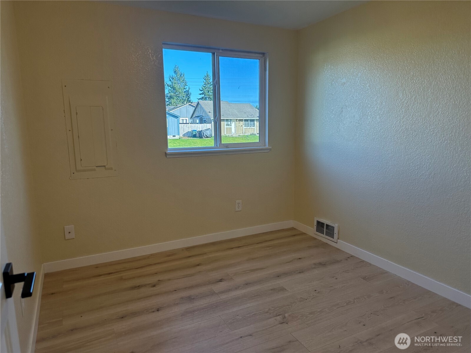 638 Bavarian Lane SE