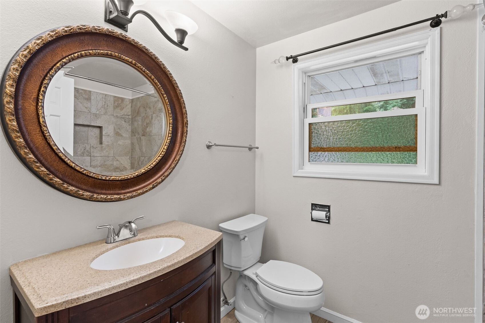 10910 149th Street E