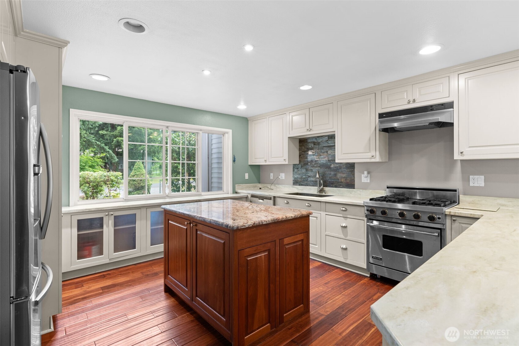 10910 149th Street E