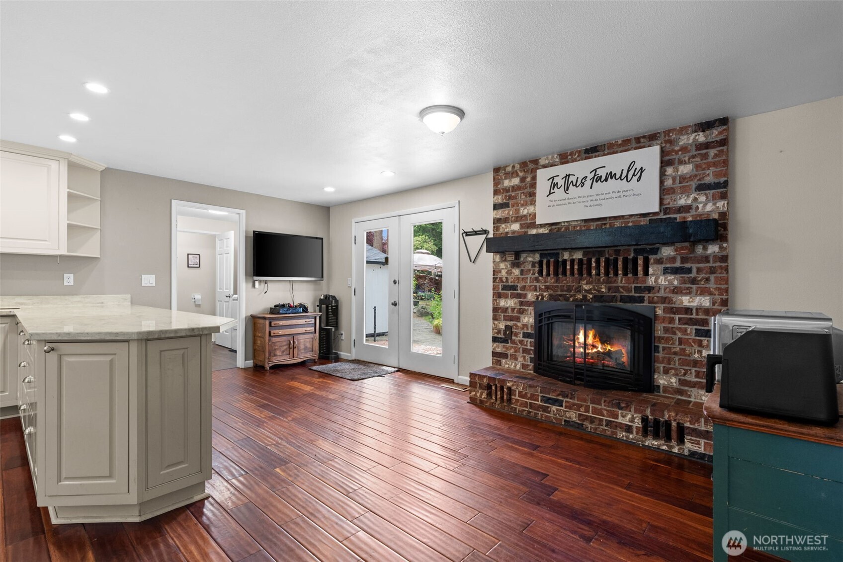 10910 149th Street E